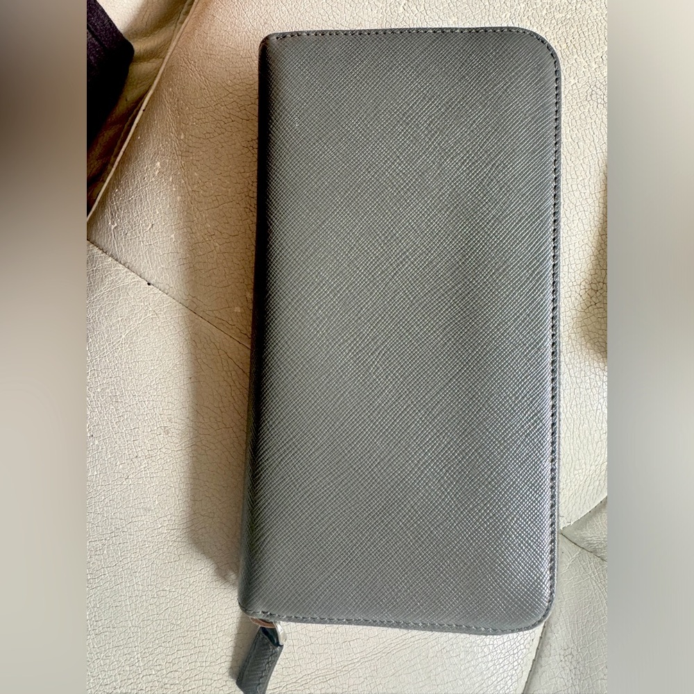 Beautiful Prada wallet authentic